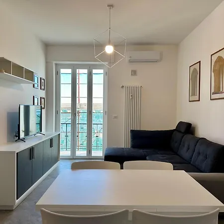 Casa Maestrale - Elegante Con Balcone Vista Mare 아파트 피날레리구레
