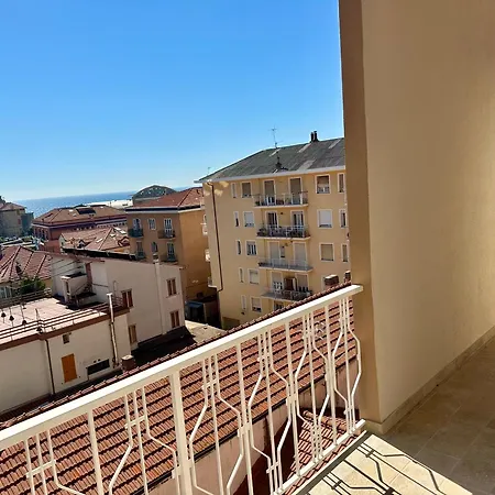Casa Maestrale - Elegante Con Balcone Vista Mare