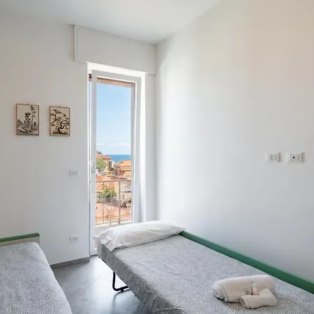 Casa Maestrale - Elegante Con Balcone Vista Mare Finale Ligure